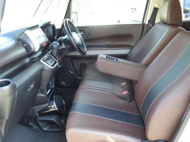 N-BOXスラッシュ X 4WD　ナビ・TV・バックカメラ・Bluetooth・禁煙車・エンジンスターター・シートヒーター 660