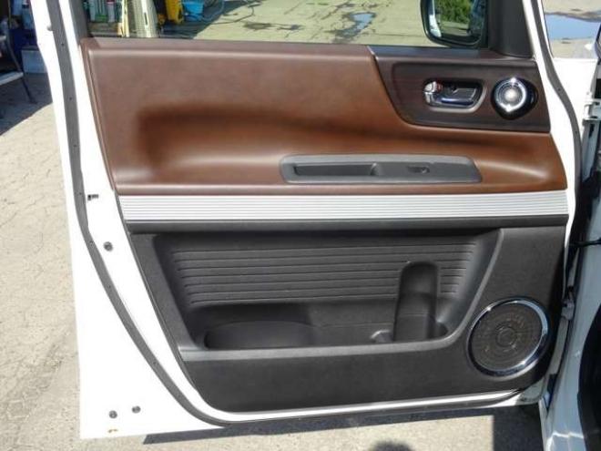 N-BOXスラッシュ X 4WD　ナビ・TV・バックカメラ・Bluetooth・禁煙車・エンジンスターター・シートヒーター 660