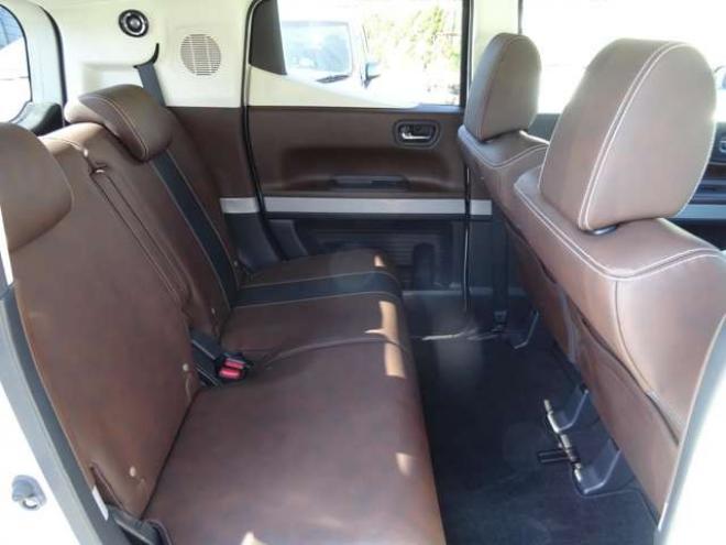 N-BOXスラッシュ X 4WD　ナビ・TV・バックカメラ・Bluetooth・禁煙車・エンジンスターター・シートヒーター 660