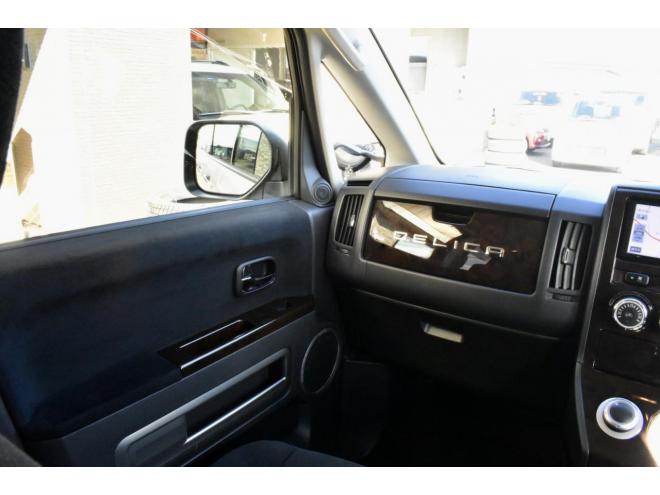 デリカD:5　Chamonix　４WD　本州仕入　車検２年付　両側パワースライド　ステップ付　フリップダウンモニター　寒冷地仕様