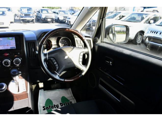 デリカD:5　Chamonix　４WD　本州仕入　車検２年付　両側パワースライド　ステップ付　フリップダウンモニター　寒冷地仕様