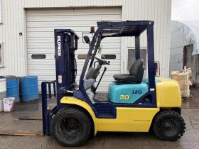 フォークリフト　サイドシフト付き！コマツ FD20C-12 2トン ディーゼル ダブルタイヤ