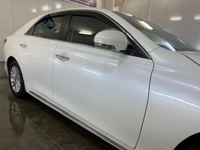 マークXプレミアム　Ｆｏｕｒ　本州仕入　寒冷地仕様　禁煙車　ＷＡＫＯＳバリアスコーティング済　純正１６インチＡＷ　純正１６ＡＷ＋スタッドレスタイヤ付　純正ナビ（フルセグ地デジ　ＤＶＤ再生　Ｂｌｕｅｔｏｏｔｈ対応）＋バックカメラ　純正ハーフレザーシート　エンジンスターター　クルーズコントロール　ＰＵＳＨスタート　スマートキー　フロントガラス熱線　ミラーヒーター　両席パワーシート　タイミングチェーン車　ＨＩＤヘッドライト　横滑り防止装置　ＥＴＣ 4WD 2500 4Dr