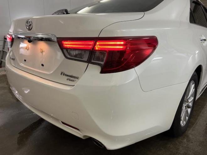 マークXプレミアム　Ｆｏｕｒ　本州仕入　寒冷地仕様　禁煙車　ＷＡＫＯＳバリアスコーティング済　純正１６インチＡＷ　純正１６ＡＷ＋スタッドレスタイヤ付　純正ナビ（フルセグ地デジ　ＤＶＤ再生　Ｂｌｕｅｔｏｏｔｈ対応）＋バックカメラ　純正ハーフレザーシート　エンジンスターター　クルーズコントロール　ＰＵＳＨスタート　スマートキー　フロントガラス熱線　ミラーヒーター　両席パワーシート　タイミングチェーン車　ＨＩＤヘッドライト　横滑り防止装置　ＥＴＣ 4WD 2500 4Dr