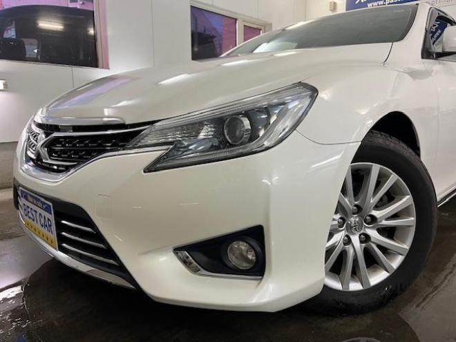 マークXプレミアム　Ｆｏｕｒ　本州仕入　寒冷地仕様　禁煙車　ＷＡＫＯＳバリアスコーティング済　純正１６インチＡＷ　純正１６ＡＷ＋スタッドレスタイヤ付　純正ナビ（フルセグ地デジ　ＤＶＤ再生　Ｂｌｕｅｔｏｏｔｈ対応）＋バックカメラ　純正ハーフレザーシート　エンジンスターター　クルーズコントロール　ＰＵＳＨスタート　スマートキー　フロントガラス熱線　ミラーヒーター　両席パワーシート　タイミングチェーン車　ＨＩＤヘッドライト　横滑り防止装置　ＥＴＣ 4WD 2500 4Dr