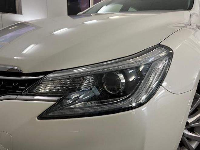 マークXプレミアム　Ｆｏｕｒ　本州仕入　寒冷地仕様　禁煙車　ＷＡＫＯＳバリアスコーティング済　純正１６インチＡＷ　純正１６ＡＷ＋スタッドレスタイヤ付　純正ナビ（フルセグ地デジ　ＤＶＤ再生　Ｂｌｕｅｔｏｏｔｈ対応）＋バックカメラ　純正ハーフレザーシート　エンジンスターター　クルーズコントロール　ＰＵＳＨスタート　スマートキー　フロントガラス熱線　ミラーヒーター　両席パワーシート　タイミングチェーン車　ＨＩＤヘッドライト　横滑り防止装置　ＥＴＣ 4WD 2500 4Dr