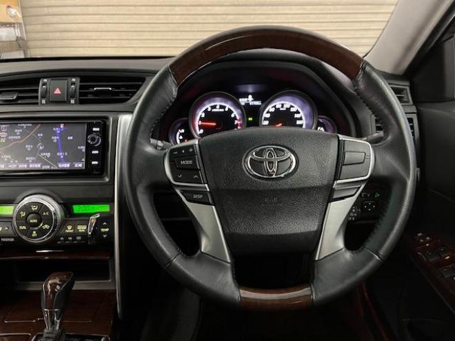 マークXプレミアム　Ｆｏｕｒ　本州仕入　寒冷地仕様　禁煙車　ＷＡＫＯＳバリアスコーティング済　純正１６インチＡＷ　純正１６ＡＷ＋スタッドレスタイヤ付　純正ナビ（フルセグ地デジ　ＤＶＤ再生　Ｂｌｕｅｔｏｏｔｈ対応）＋バックカメラ　純正ハーフレザーシート　エンジンスターター　クルーズコントロール　ＰＵＳＨスタート　スマートキー　フロントガラス熱線　ミラーヒーター　両席パワーシート　タイミングチェーン車　ＨＩＤヘッドライト　横滑り防止装置　ＥＴＣ 4WD 2500 4Dr