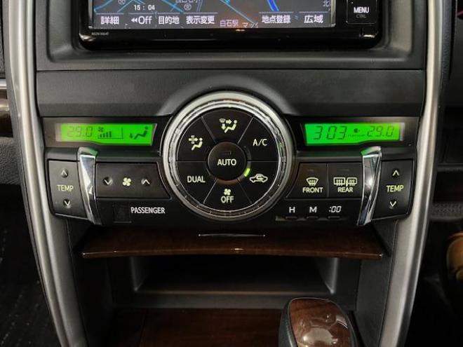 マークXプレミアム　Ｆｏｕｒ　本州仕入　寒冷地仕様　禁煙車　ＷＡＫＯＳバリアスコーティング済　純正１６インチＡＷ　純正１６ＡＷ＋スタッドレスタイヤ付　純正ナビ（フルセグ地デジ　ＤＶＤ再生　Ｂｌｕｅｔｏｏｔｈ対応）＋バックカメラ　純正ハーフレザーシート　エンジンスターター　クルーズコントロール　ＰＵＳＨスタート　スマートキー　フロントガラス熱線　ミラーヒーター　両席パワーシート　タイミングチェーン車　ＨＩＤヘッドライト　横滑り防止装置　ＥＴＣ 4WD 2500 4Dr