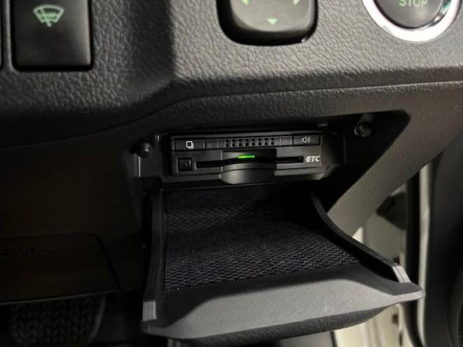 マークXプレミアム　Ｆｏｕｒ　本州仕入　寒冷地仕様　禁煙車　ＷＡＫＯＳバリアスコーティング済　純正１６インチＡＷ　純正１６ＡＷ＋スタッドレスタイヤ付　純正ナビ（フルセグ地デジ　ＤＶＤ再生　Ｂｌｕｅｔｏｏｔｈ対応）＋バックカメラ　純正ハーフレザーシート　エンジンスターター　クルーズコントロール　ＰＵＳＨスタート　スマートキー　フロントガラス熱線　ミラーヒーター　両席パワーシート　タイミングチェーン車　ＨＩＤヘッドライト　横滑り防止装置　ＥＴＣ 4WD 2500 4Dr