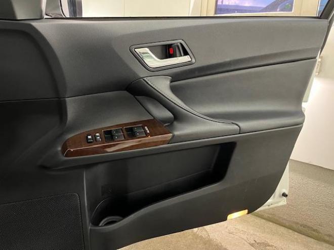 マークXプレミアム　Ｆｏｕｒ　本州仕入　寒冷地仕様　禁煙車　ＷＡＫＯＳバリアスコーティング済　純正１６インチＡＷ　純正１６ＡＷ＋スタッドレスタイヤ付　純正ナビ（フルセグ地デジ　ＤＶＤ再生　Ｂｌｕｅｔｏｏｔｈ対応）＋バックカメラ　純正ハーフレザーシート　エンジンスターター　クルーズコントロール　ＰＵＳＨスタート　スマートキー　フロントガラス熱線　ミラーヒーター　両席パワーシート　タイミングチェーン車　ＨＩＤヘッドライト　横滑り防止装置　ＥＴＣ 4WD 2500 4Dr