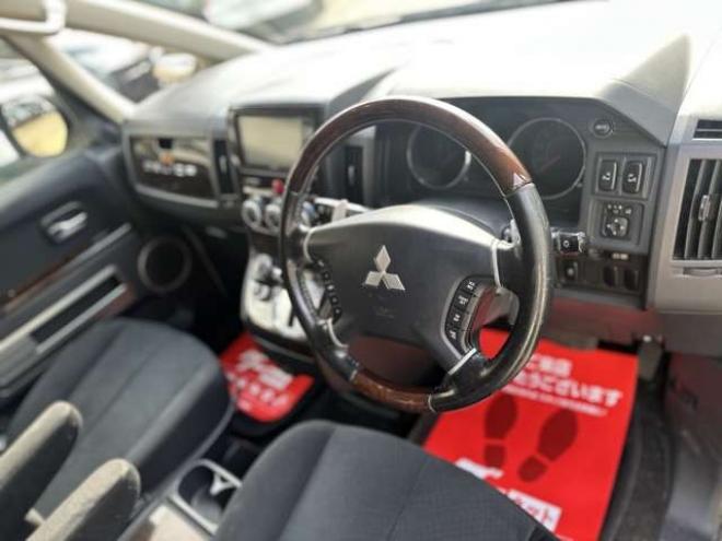 デリカD：5 2.2 シャモニー ディーゼルターボ 4WD　ワンオーナー/社外ナビ/両側パワスラ/ETC 2300