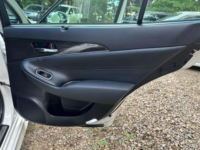 クラウンアスリート 2.5 G i-Four 4WD　サンルーフ　黒皮シート　レーダークルーズ　ETC　パワステ　パワーウィンドウ　純正ナビ　純正アルミ　ABS　キーレスエントリー 2500