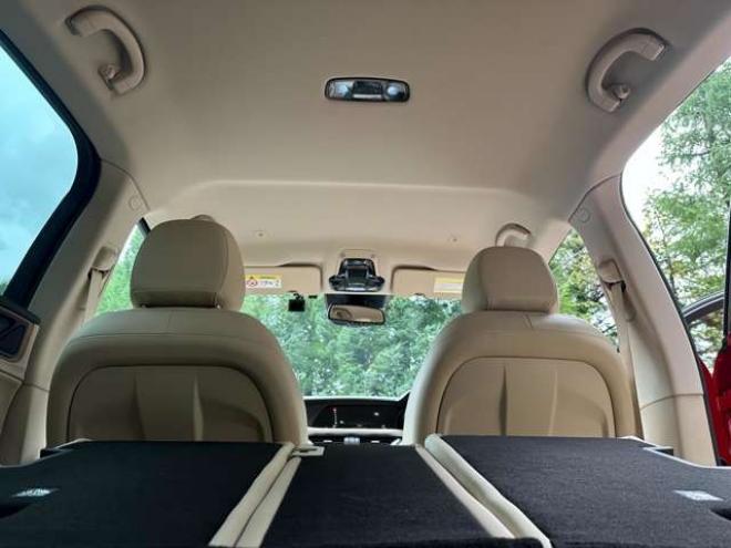 アルファロメオステルヴィオ ファースト エディション 4WD　ターボ　パワステ　パワーウィンドウ　白革シート　純正アルミ　ABS　キーレス　ディーラー車　オーディオハーマン　リアパワーゲート　シートヒーター　ETC　クルーズコントロール 正規輸入車 2000