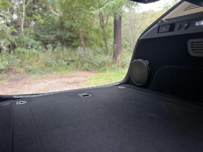 アルファロメオステルヴィオ ファースト エディション 4WD　ターボ　パワステ　パワーウィンドウ　白革シート　純正アルミ　ABS　キーレス　ディーラー車　オーディオハーマン　リアパワーゲート　シートヒーター　ETC　クルーズコントロール 正規輸入車 2000