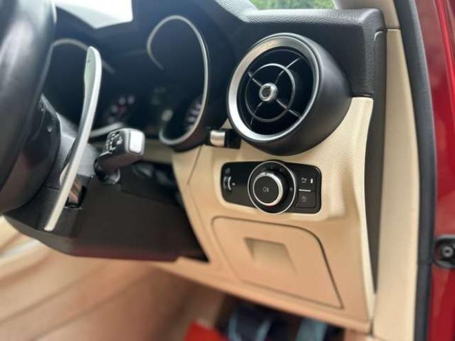 アルファロメオステルヴィオ ファースト エディション 4WD　ターボ　パワステ　パワーウィンドウ　白革シート　純正アルミ　ABS　キーレス　ディーラー車　オーディオハーマン　リアパワーゲート　シートヒーター　ETC　クルーズコントロール 正規輸入車 2000