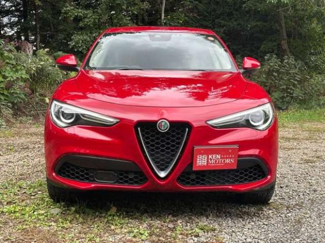 アルファロメオステルヴィオ ファースト エディション 4WD　ターボ　パワステ　パワーウィンドウ　白革シート　純正アルミ　ABS　キーレス　ディーラー車　オーディオハーマン　リアパワーゲート　シートヒーター　ETC　クルーズコントロール 正規輸入車 2000