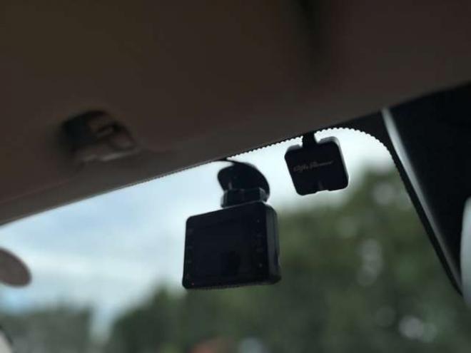 アルファロメオステルヴィオ ファースト エディション 4WD　ターボ　パワステ　パワーウィンドウ　白革シート　純正アルミ　ABS　キーレス　ディーラー車　オーディオハーマン　リアパワーゲート　シートヒーター　ETC　クルーズコントロール 正規輸入車 2000