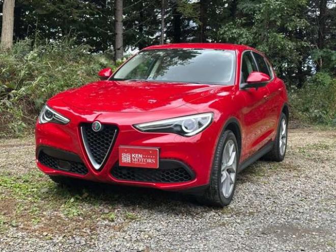 アルファロメオステルヴィオ ファースト エディション 4WD　ターボ　パワステ　パワーウィンドウ　白革シート　純正アルミ　ABS　キーレス　ディーラー車　オーディオハーマン　リアパワーゲート　シートヒーター　ETC　クルーズコントロール 正規輸入車 2000