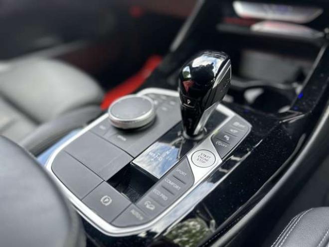 BMWX3 xドライブ20d Mスポーツ ディーゼルターボ 4WD　マイナー後　電動シート　電動リアゲート　TVナビ　バックカメラ　パワステ　パワーウィンドウ　シートヒーター　ETC　アルミホイール　盗難防止装置　ABS　クルーズコントロール 正規輸入車 2000