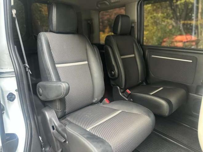 ステップワゴン1.5 スパーダ クールスピリット 4WD　ホンダセンシング　純正アルミ　パワステ　パワーウィンドウ　記録簿　ABS　両側パワースライドドア　クルーズコントロール　LEDヘッドライト　トリプルゾーンフルオートエアコン　コンビシート 1500