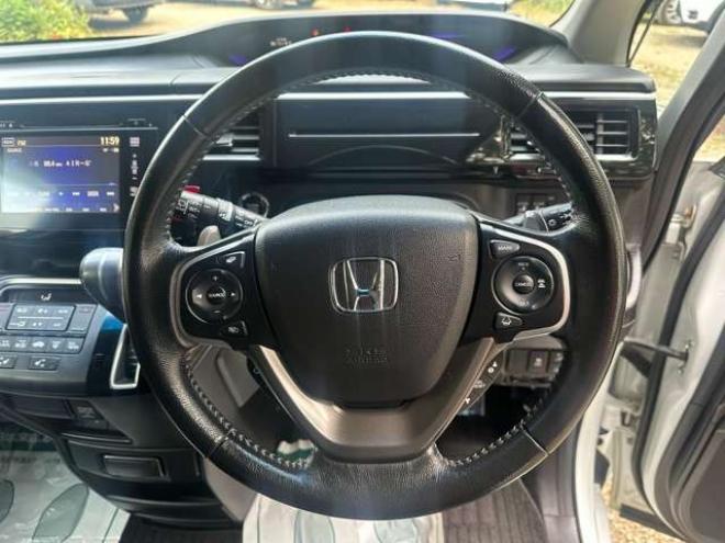 ステップワゴン1.5 スパーダ クールスピリット 4WD　ホンダセンシング　純正アルミ　パワステ　パワーウィンドウ　記録簿　ABS　両側パワースライドドア　クルーズコントロール　LEDヘッドライト　トリプルゾーンフルオートエアコン　コンビシート 1500