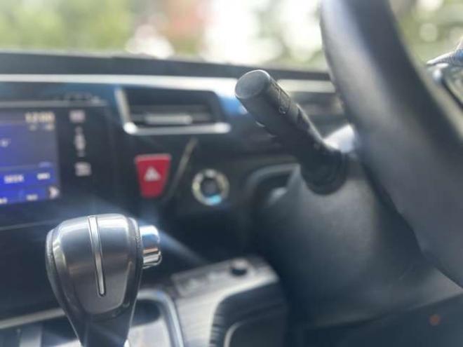 ステップワゴン1.5 スパーダ クールスピリット 4WD　ホンダセンシング　純正アルミ　パワステ　パワーウィンドウ　記録簿　ABS　両側パワースライドドア　クルーズコントロール　LEDヘッドライト　トリプルゾーンフルオートエアコン　コンビシート 1500