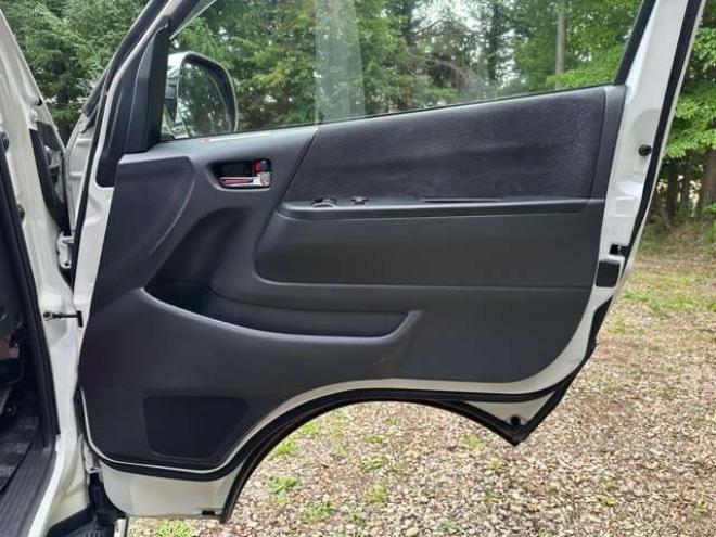 レジアスエース3.0 スーパーGL ロングボディ ディーゼルターボ 4WD　ワンオーナー　社外アルミ　モデリスタエアロ　オーバーフェンダー　両側パワースライドドア　ETC　Gスターター　バックカメラ　PS　PW　ABS　キーレス　純正ナビ 3000