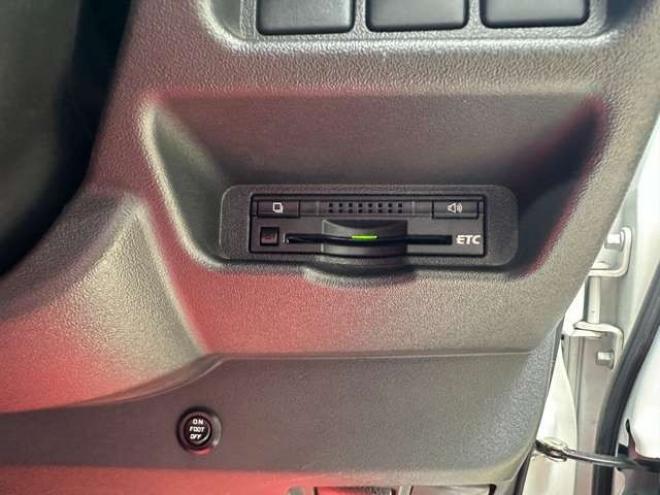 レジアスエース3.0 スーパーGL ロングボディ ディーゼルターボ 4WD　ワンオーナー　社外アルミ　モデリスタエアロ　オーバーフェンダー　両側パワースライドドア　ETC　Gスターター　バックカメラ　PS　PW　ABS　キーレス　純正ナビ 3000