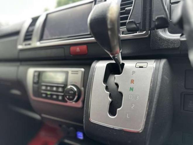 レジアスエース3.0 スーパーGL ロングボディ ディーゼルターボ 4WD　ワンオーナー　社外アルミ　モデリスタエアロ　オーバーフェンダー　両側パワースライドドア　ETC　Gスターター　バックカメラ　PS　PW　ABS　キーレス　純正ナビ 3000