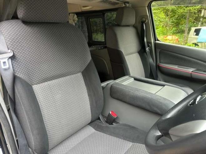 キャラバンNV350 2.5 プレミアムGX ロングボディ ディーゼルターボ 4WD　パワーウィンドウ　パワステ　社外ナビ　社外アルミ　ABS　キーレス　バックカメラ　エンジンスターター　ETC　リアヒーター　リアクーラー　盗難防止装置 2500