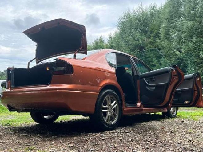 レガシィB4 2.0 RS タイプB 4WD　社外スターター　パワステ　パワーウィンドウ　純正エアロ　純正アルミ　ABS　キーレス　記録簿　電動シート　純正オーディオ 2000