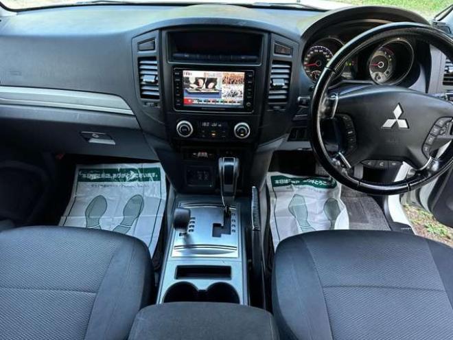 パジェロ3.2 ロング エクシード ディーゼルターボ 4WD　純正ナビ　バックカメラ　パワステ　パワーウィンドウ　純正アルミ　ABS　キーレス　シートヒーター 3200