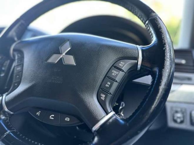 パジェロ3.2 ロング エクシード ディーゼルターボ 4WD　純正ナビ　バックカメラ　パワステ　パワーウィンドウ　純正アルミ　ABS　キーレス　シートヒーター 3200