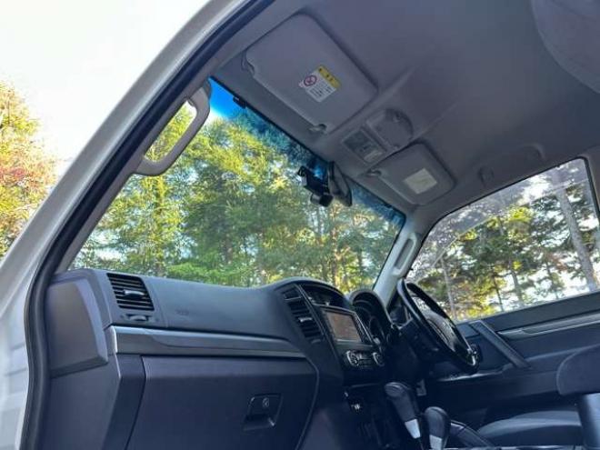 パジェロ3.2 ロング エクシード ディーゼルターボ 4WD　純正ナビ　バックカメラ　パワステ　パワーウィンドウ　純正アルミ　ABS　キーレス　シートヒーター 3200