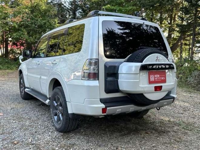 パジェロ3.2 ロング エクシード ディーゼルターボ 4WD　純正ナビ　バックカメラ　パワステ　パワーウィンドウ　純正アルミ　ABS　キーレス　シートヒーター 3200