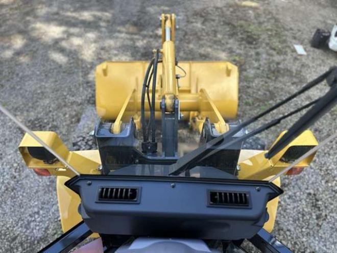 ホイールローダコマツ　WA30-6E0　18h 除雪仕様　純正キャビン　ヒーター　デフロスタ　純正AM/FMラジオ　FRワイパー　LED作業灯　スパイクタイヤ 2WD 1640