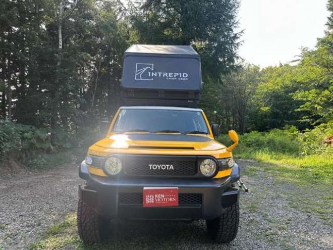 FJクルーザー4.0 カラーパッケージ 4WD　INTREPIDキャンプギアルーフテント　社外10インチナビ　バックカメラ　前後ドラレコ　パワステ　パワーウィンドウ　アルミ　ABS　キーレス　ETC 4000