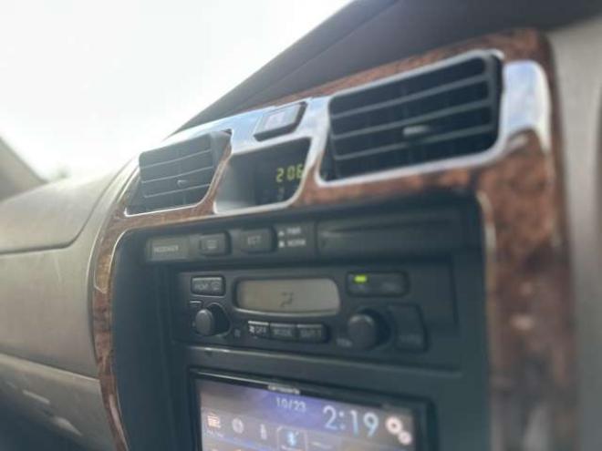 ハイラックスサーフ2.7 SSR-X プレミアムセレクション 4WD　リフトアップ　ETC　バックカメラ　社外ナビ　パワーウィンドウ　パワステ　ABS　全塗装済 2700