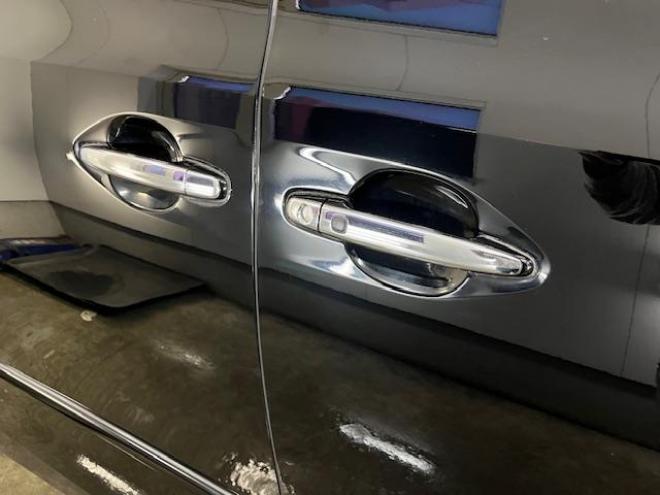 ヴェルファイア２．４Ｚ　プラチナセレクションⅡ　本州仕入　ワンオーナー　禁煙車　ＷＡＫＯＳバリアスコーティング済　純正１８インチＡＷ　純正１６ＡＷ＋スタッドレスタイヤ付　両側パワースライドドア　パワーバックドア　純正ナビ（フルセグ地デジ　ＤＶＤ再生　Ｂｌｕｅｔｏｏｔｈ）＋バックカメラ　純正リアフリップダウンモニター　コーナーセンサー　横滑り防止装置　ＨＩＤ　ＥＴＣ 　タイミングチェーン 4WD 2400 5Dr