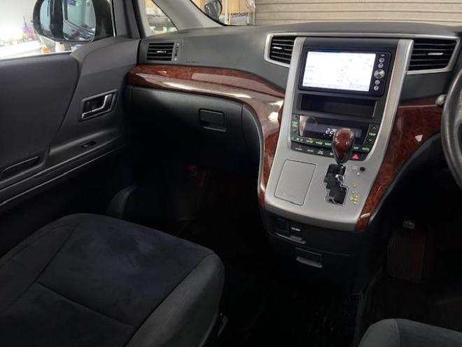 ヴェルファイア２．４Ｚ　プラチナセレクションⅡ　本州仕入　ワンオーナー　禁煙車　ＷＡＫＯＳバリアスコーティング済　純正１８インチＡＷ　純正１６ＡＷ＋スタッドレスタイヤ付　両側パワースライドドア　パワーバックドア　純正ナビ（フルセグ地デジ　ＤＶＤ再生　Ｂｌｕｅｔｏｏｔｈ）＋バックカメラ　純正リアフリップダウンモニター　コーナーセンサー　横滑り防止装置　ＨＩＤ　ＥＴＣ 　タイミングチェーン 4WD 2400 5Dr