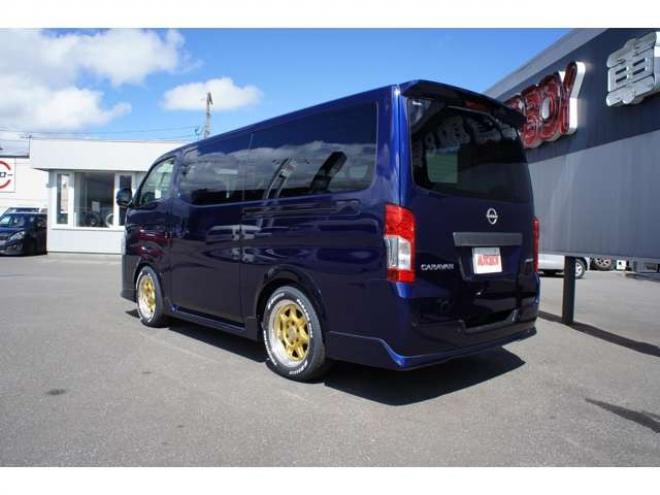 キャラバン2.4 AUTECH エクステリア セレクション ロングボディ ディーゼルターボ 4WD　エクステリアセレクション4WD　Bodyline新作17インチAW&薄型オーバーフェンダー&ベッドキットTYPE2　ヨコハマPARADA215/60R17 登録済未使用車 2400