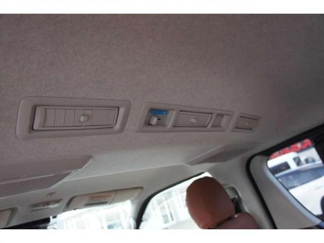 レジアスエース2.8 スーパーGL ロングボディ ディーゼルターボ 4WD　415COBRA丸目キット&CL3フロントリップ&ステージIリアスポ　415SAFARIオーバーフェンダー　ESSEXステラ16インチAW　TOYOオープンカントリーR/T　415COBRAベッドキット　寒冷地仕様　純正ETC 新品シートカバー 2800