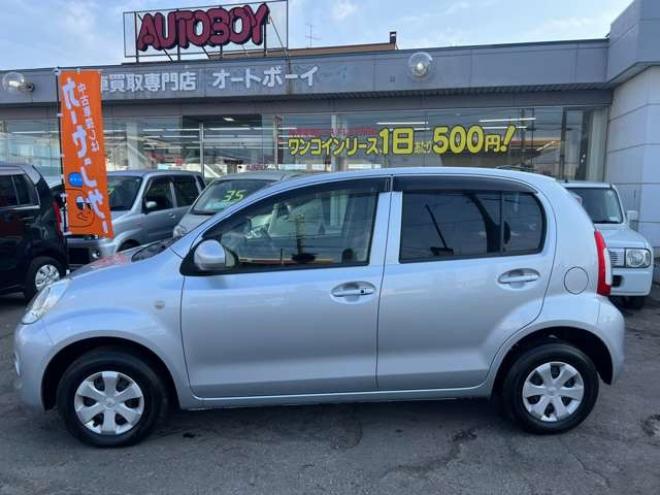 パッソ1.0 X 4WD　スマートキー　ナビ　TV エンジンスターター　電動格納ミラー 1000