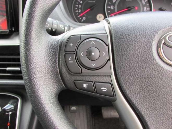 ヴォクシー2.0 X 4WD　トヨタセーフティセンス/LEDヘッドライト/両側パワースライドドア/ETC/社外ナビ/フルセグTV/バックカメラ/スマートキー一体式エンジンスターター 2000