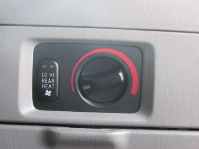 ランドクルーザー100 4.2 VXリミテッド Gセレクション ツーリングエディション ディーゼルターボ 4WD　クルーズコントロール/シートヒーター/パワーシート/ETC/社外ナビ/フルセグTV/バックカメラ/ヒッチメンバー/GANADORマフラー 4200