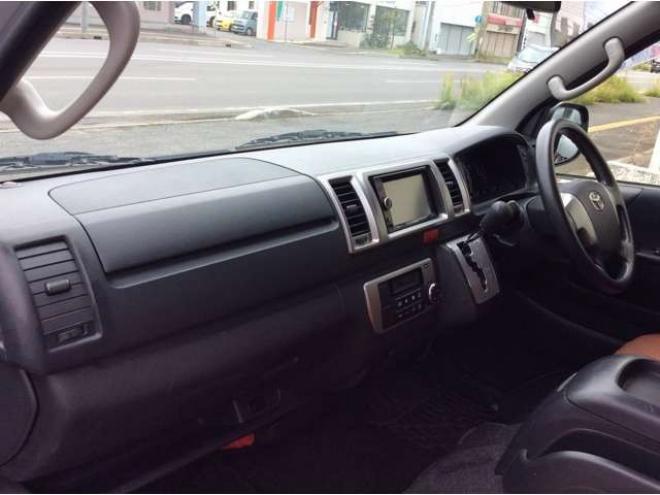 ハイエースバン3.0 スーパーGL ロング ディーゼルターボ 4WD　リアヒーター&クーラー　キーレス　ETC　電動格納ミラー　デュアルエアコン　ベッドキッド　フロントフォグランプ　clarionSDナビ(NXL13)　AUX　Bluetooth　USB　16インチAW 3000