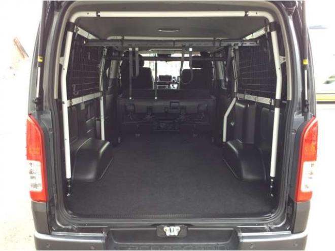 ハイエースバン2.8 スーパーGL ロング ディーゼルターボ 4WD　リアヒーター&クーラー　プッシュスタート　スマキー　ステアリングスイッチ　オートハイビーム　パノラミックビューモニター　純正ナビ　フルセグTV　ドラレコ　ETC　インナーミラー　横滑り防止　フロントフォグ 2800