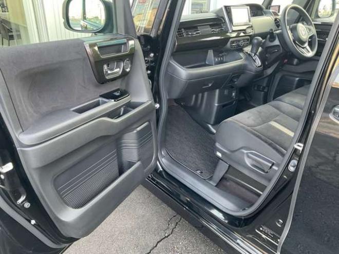N-BOXカスタム 660 G L ホンダセンシング 4WD　純正ナビ・TV　バックカメラ　両側パワスラ　純正エンジンスターター　プッシュスタート　クルコン　ETC　LEDヘッドライト　フォグランプ　シートヒーター　ドラレコ　bluetooth 660