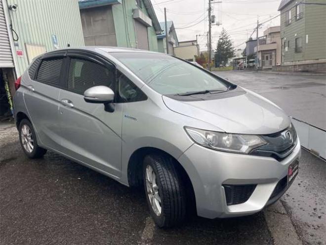 フィット1.5 ハイブリッド Lパッケージ 4WD　ナビ　TV　Rカメラ　レーダーブレーキ　LEDライト　エンスタ　ドラレコ　ETC 1500
