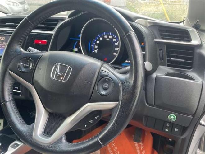 フィット1.5 ハイブリッド Lパッケージ 4WD　ナビ　TV　Rカメラ　レーダーブレーキ　LEDライト　エンスタ　ドラレコ　ETC 1500